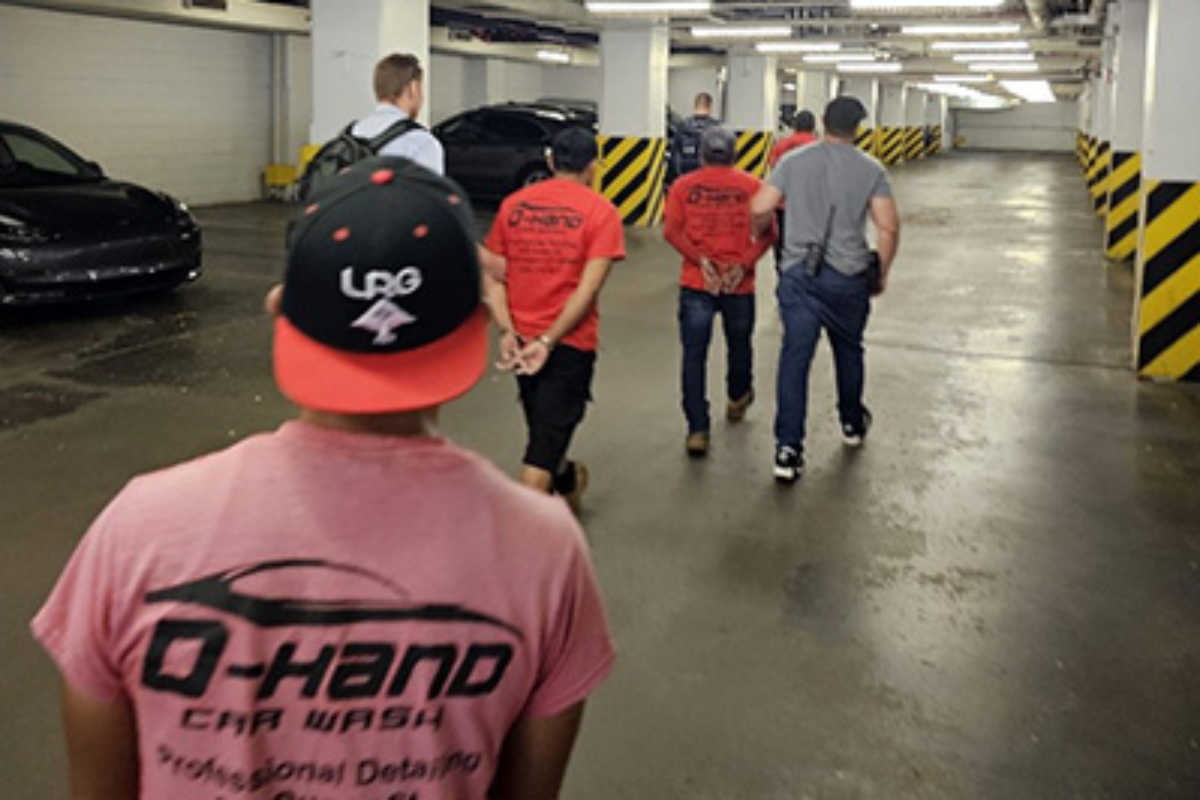 ICE arresta a 4 indocumentados tras redada en un car wash