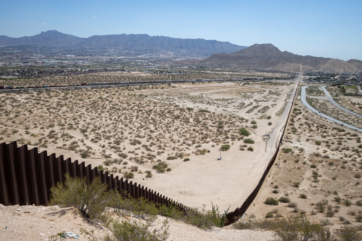 EE.UU. amplía militarización en la frontera con México para frenar migración irregular