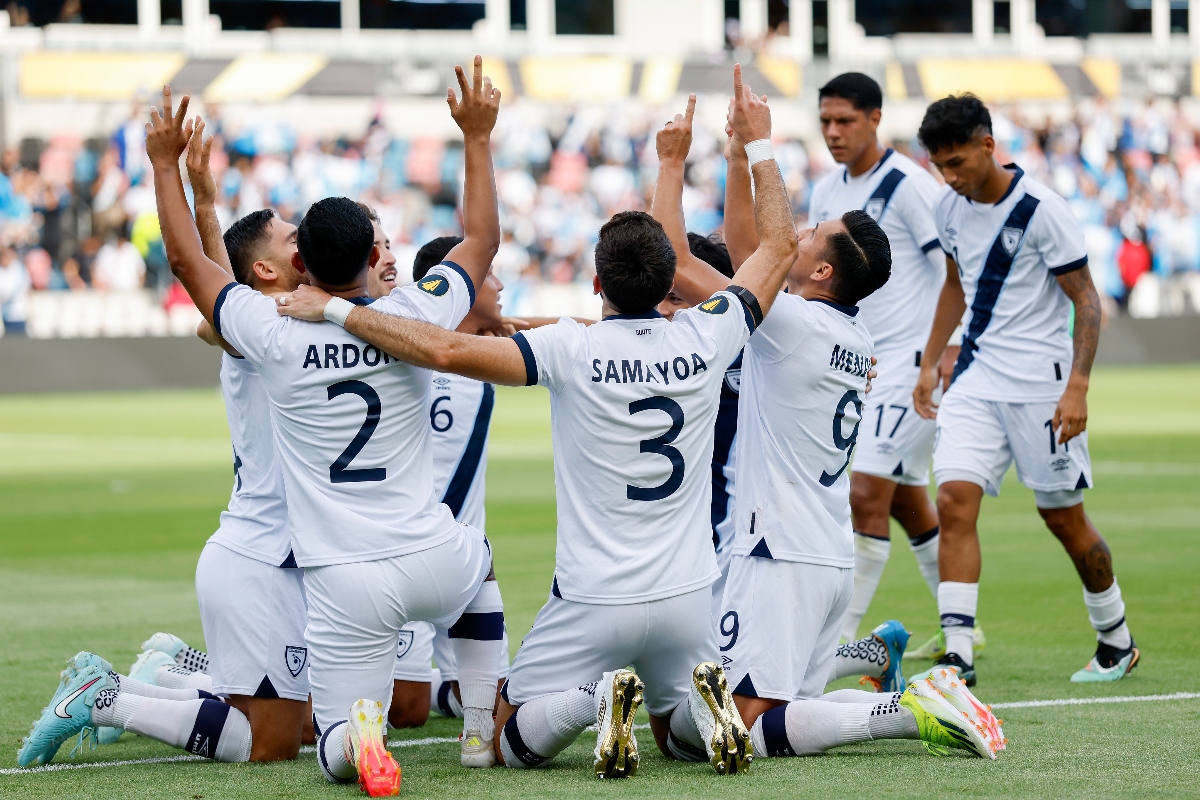 Guatemala avanza a cuartos de Copa Oro tras vencer a Guadalupe en duelo vibrante