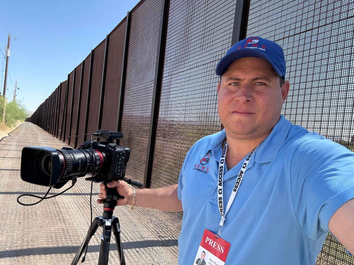 Aumentan cargos al periodista Mario Guevara tras su arresto en protestas en Atlanta