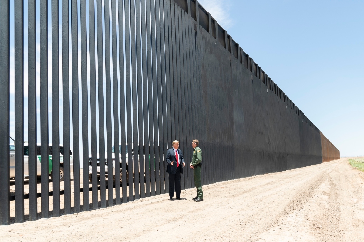 EE.UU. acelera construcción del muro fronterizo con exenciones ambientales