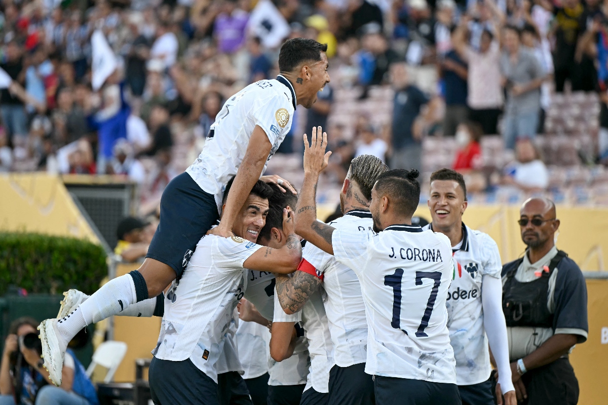 Rayados avanza con goleada y enfrentará a Dortmund