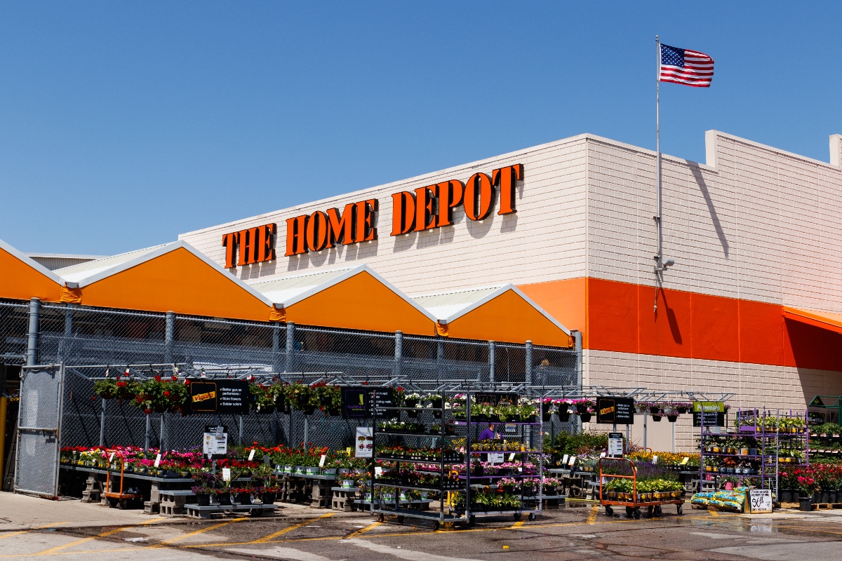 Redada de ICE cerca de un Home Depot en California
