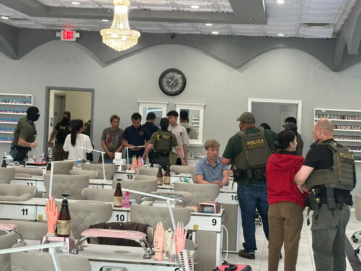 ICE arresta a 12 trabajadores indocumentados en salón de uñas de Georgia