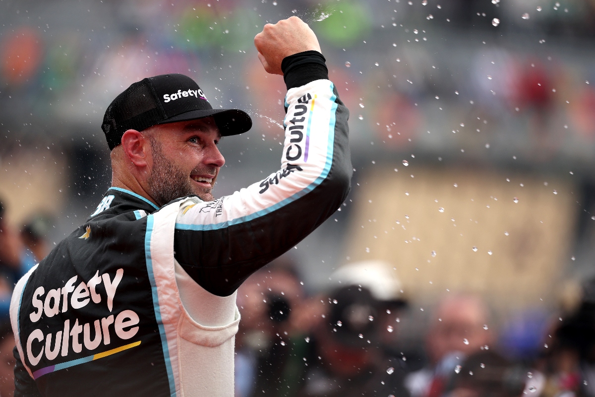 Shane van Gisbergen gana en México y Daniel Suárez emociona a la afición en histórica jornada de NASCAR