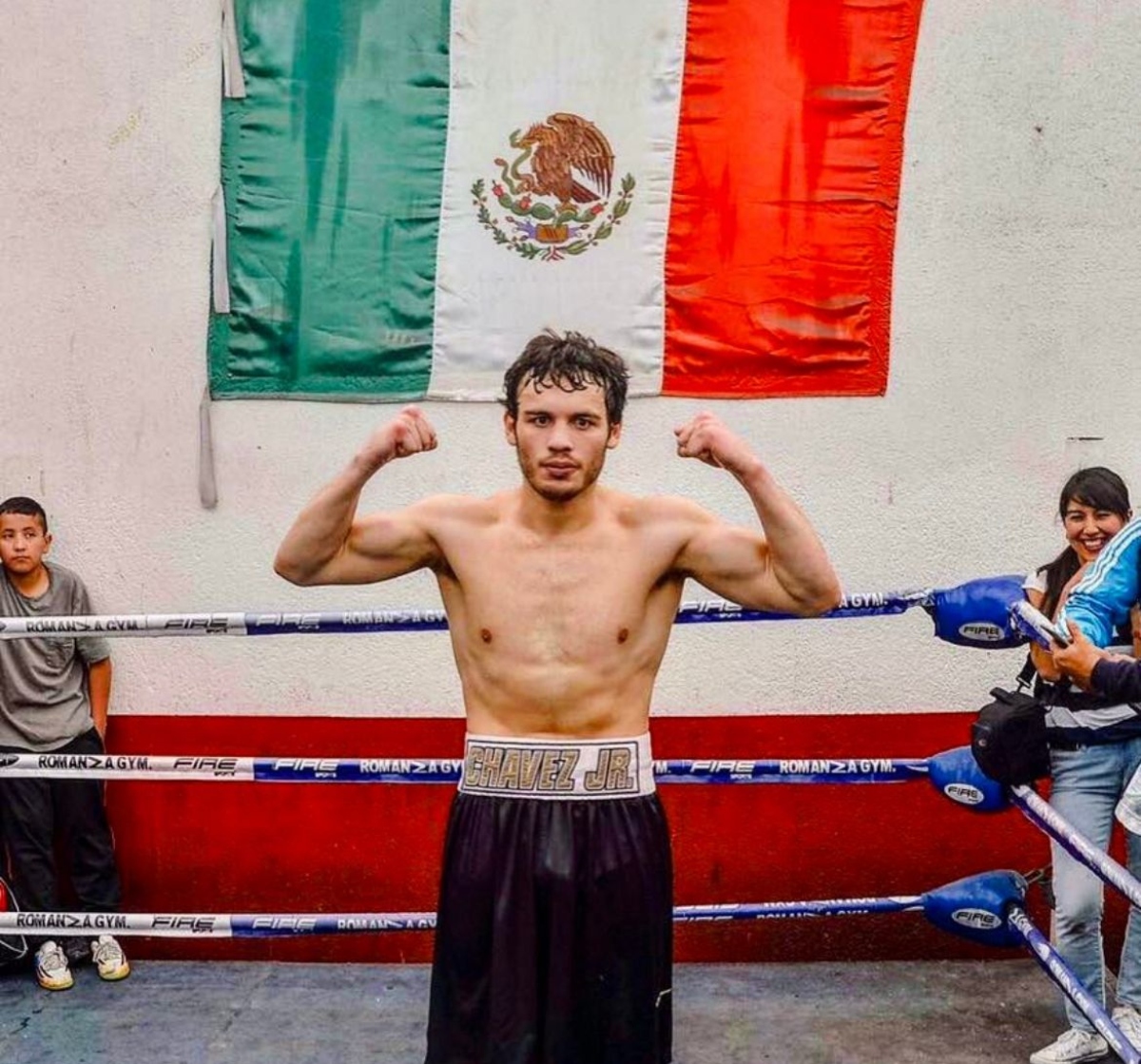 Julio César Chávez Jr, televisión, box