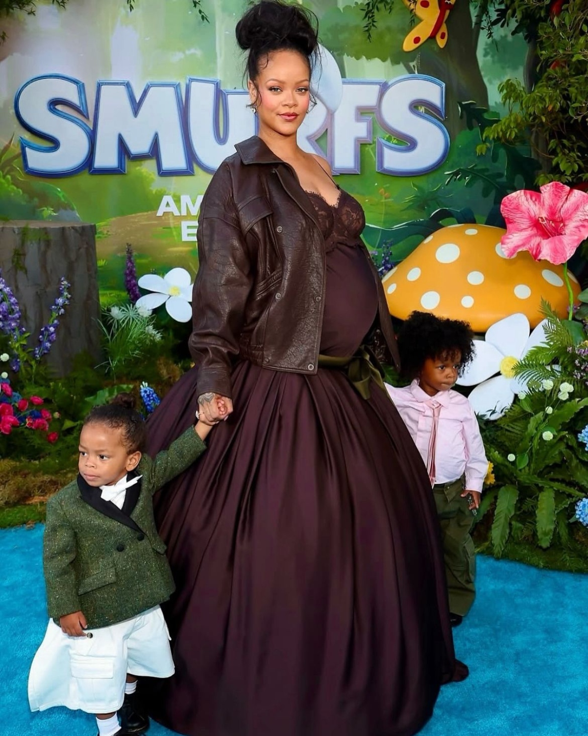 Rihanna, hijos, Los Pitufos