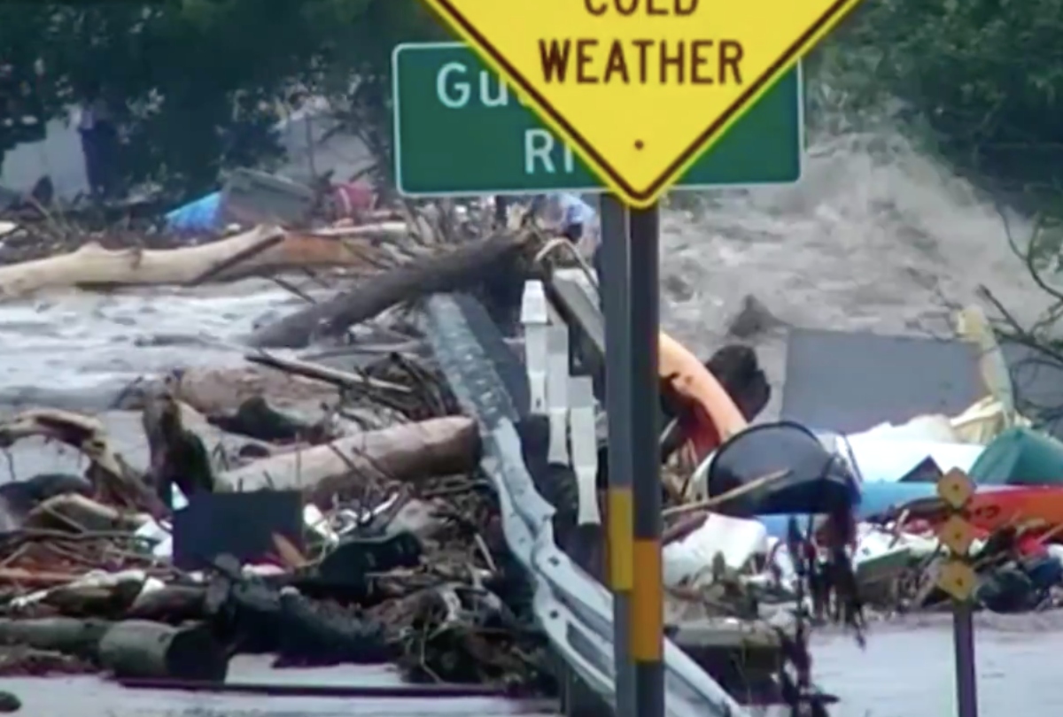 Tragedia por inundaciones en Texas: 27 muertos y 23 niñas desaparecidas en campamento