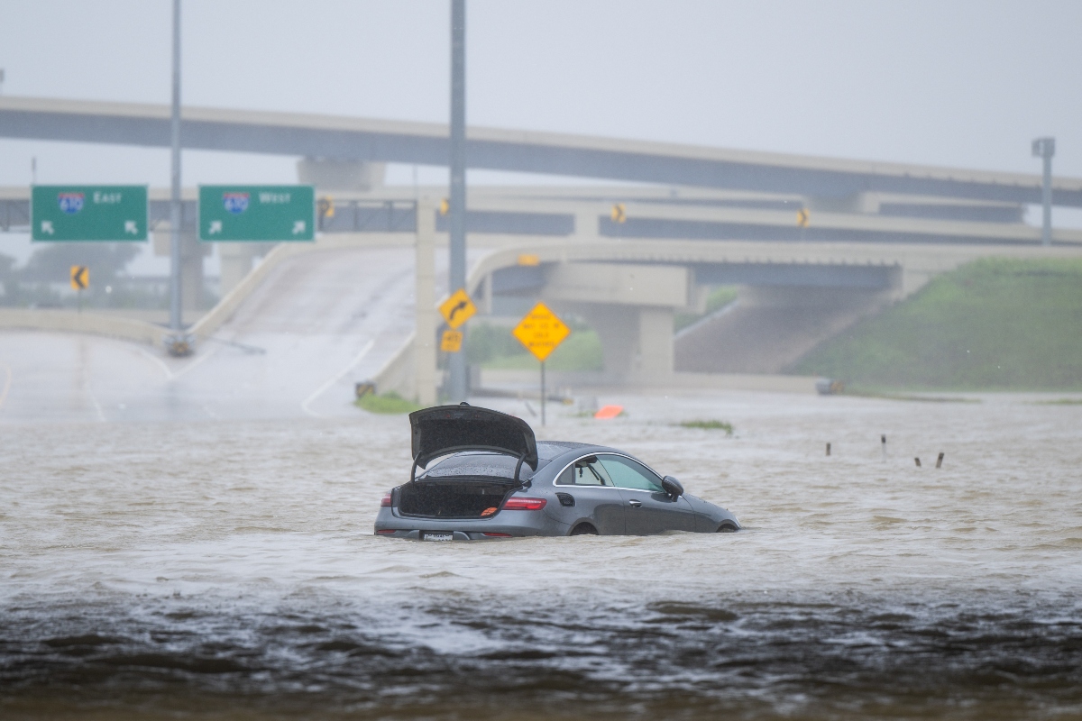 Se desborda río en Texas y provoca múltiples muertes por inundaciones