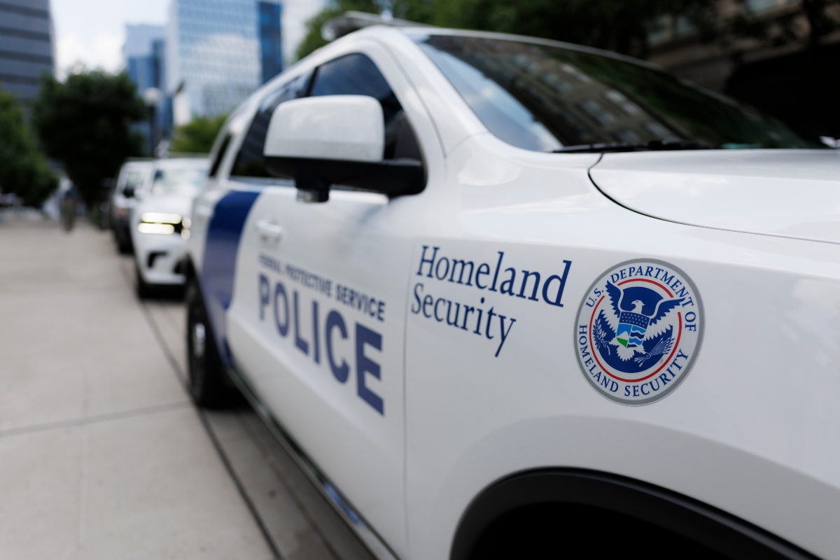 Redada del ICE en una fábrica de Carolina del Norte deja 30 inmigrantes arrestados