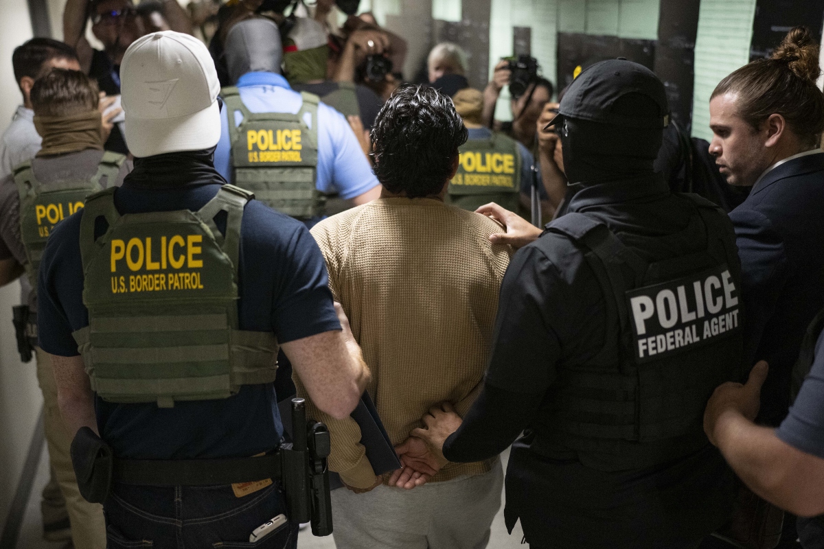 USCIS, visa, política