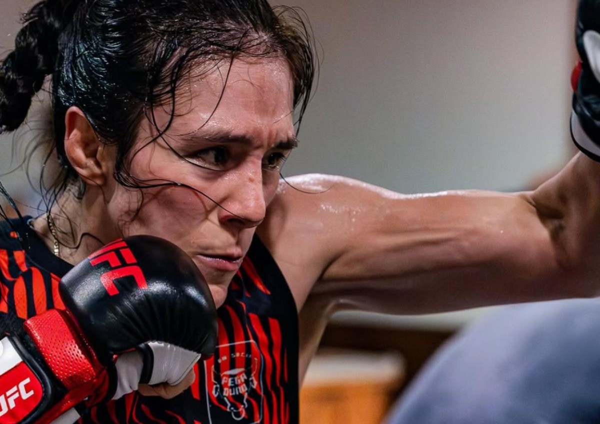 Haciendo historia: Peleadoras latinas en las AMM