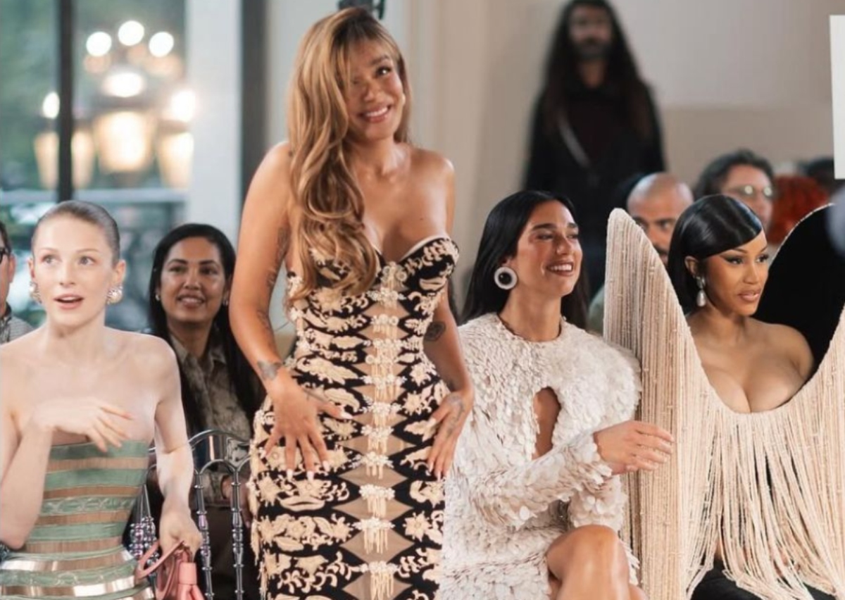 ¿La ignoraron? Karol G desata polémica por lo que le hicieron en evento de moda