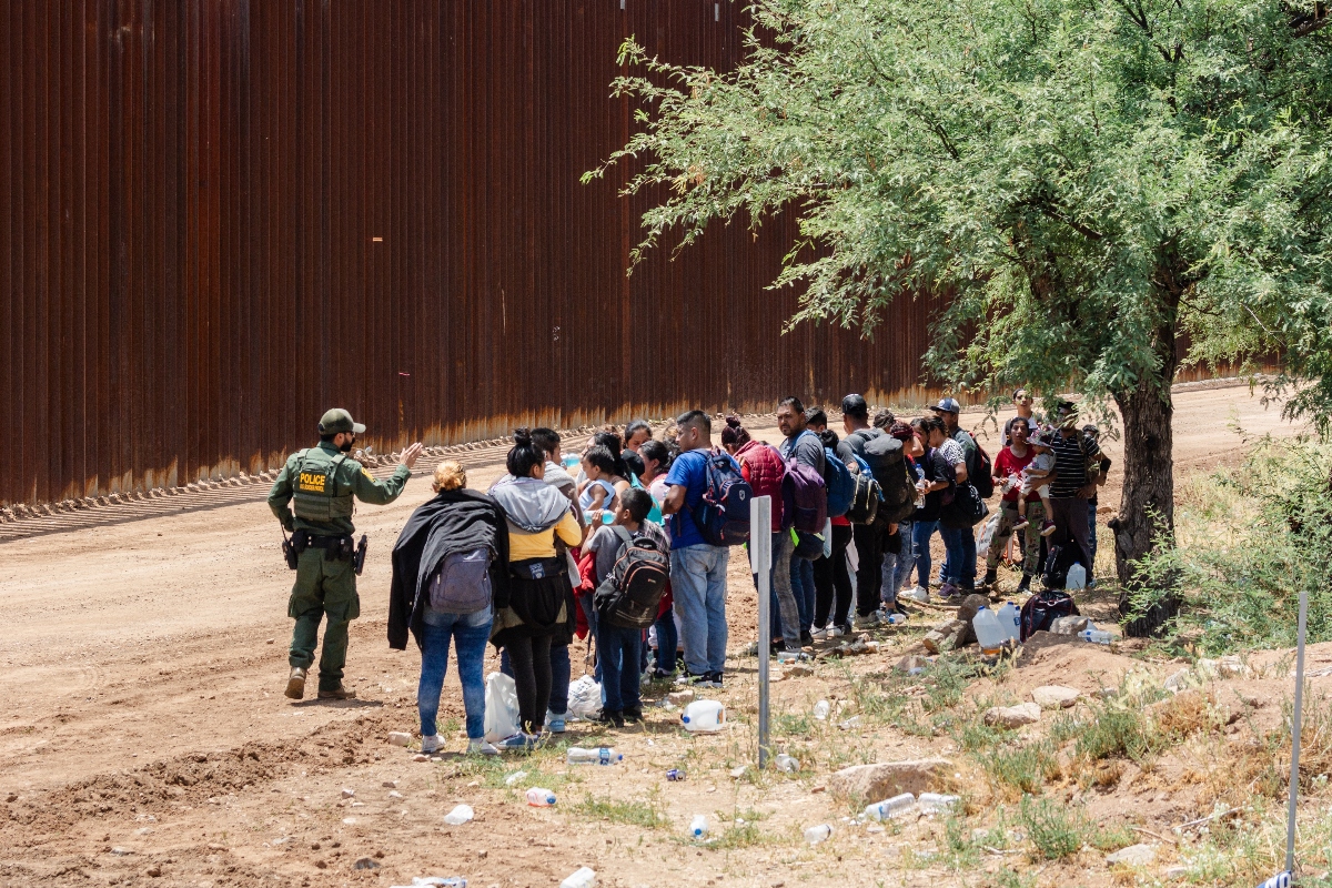 Nueva política de ICE permite deportaciones rápidas