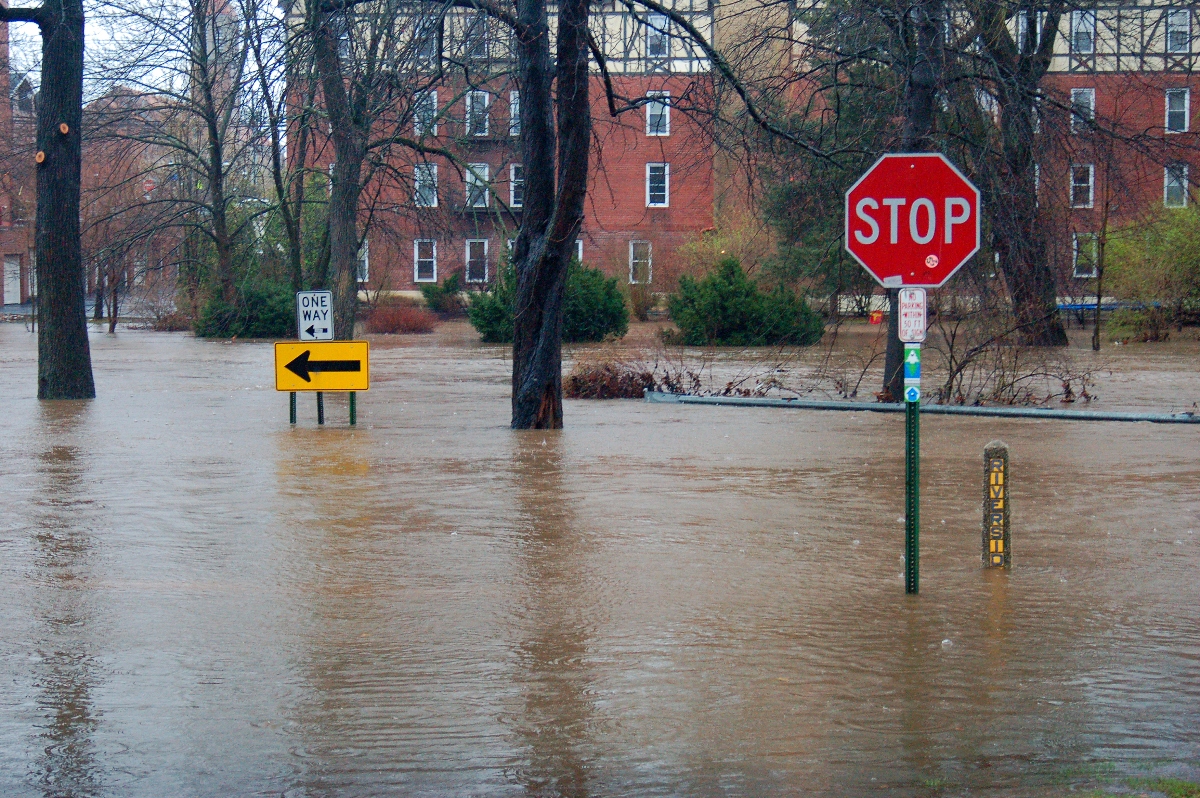Alertan por inundaciones repentinas en noreste de EEUU