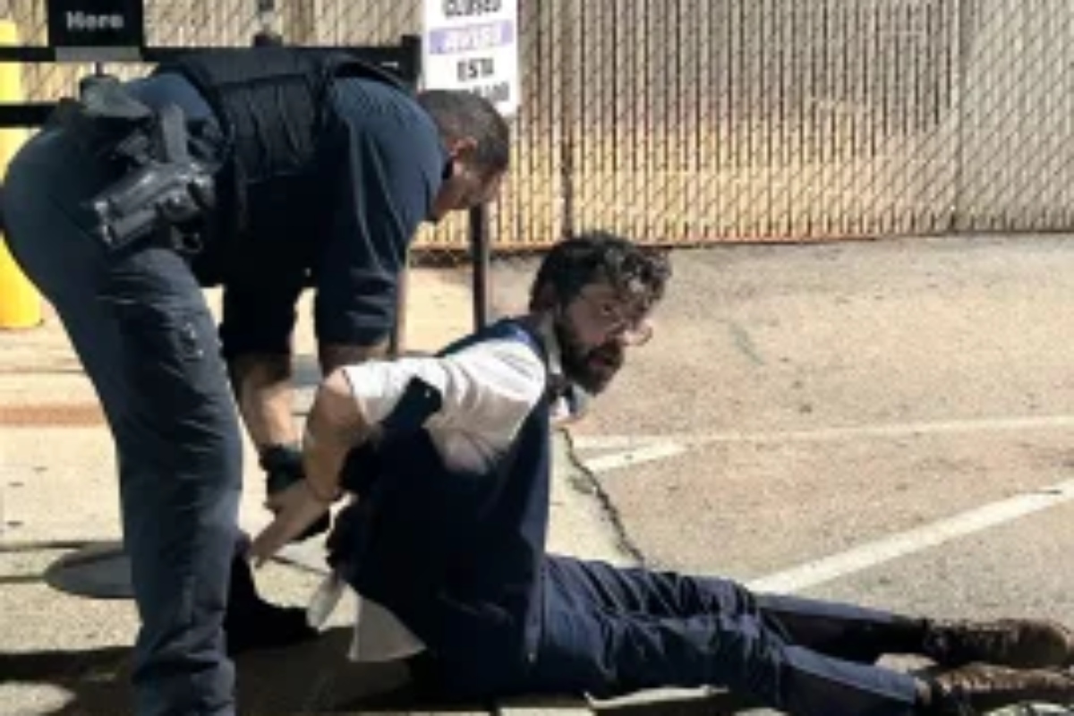 Arrestan a hombre por amenaza de bomba en oficina del ICE en Dallas