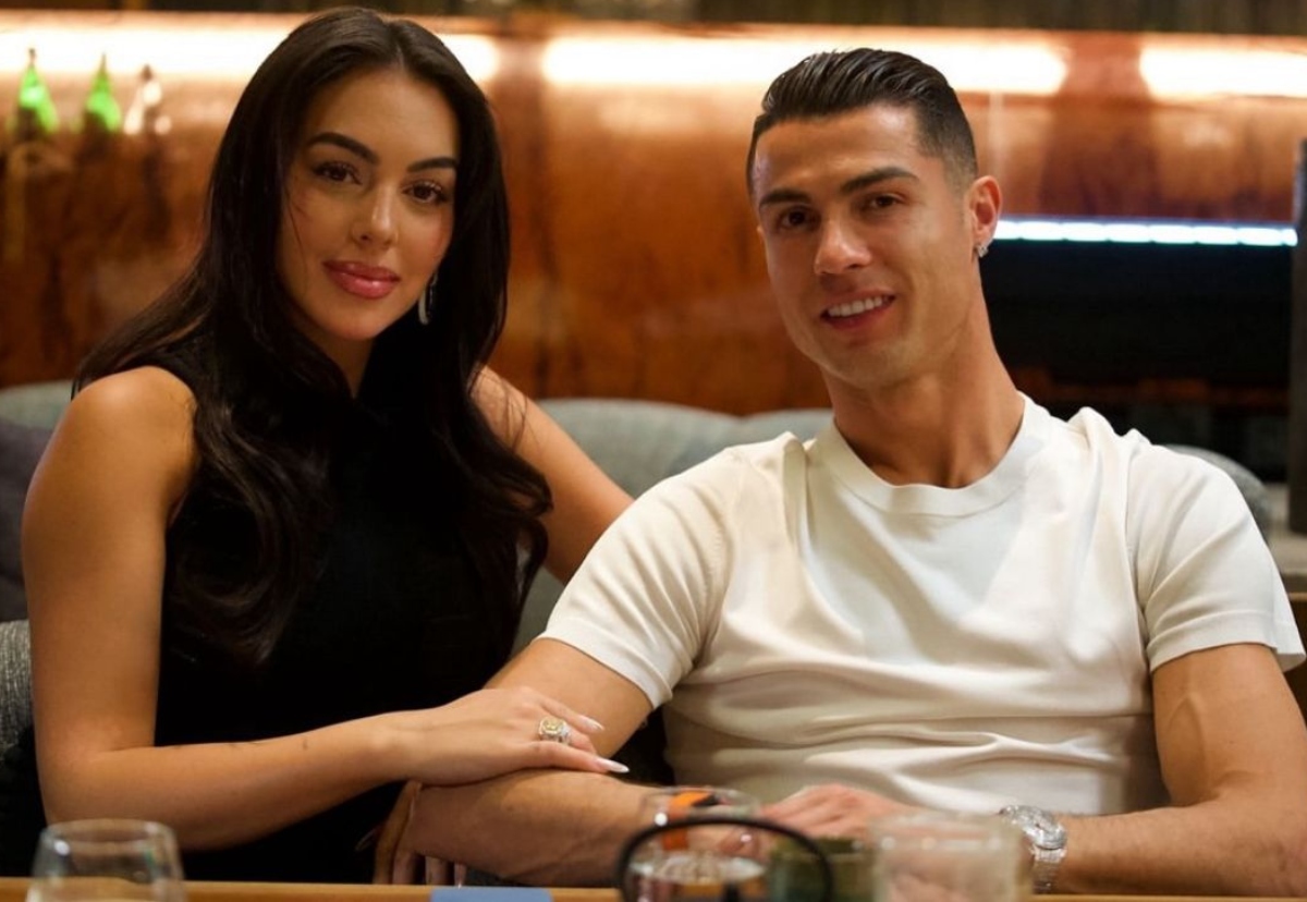 Después de nueve años juntos, Cristiano Ronaldo le da anillo de compromiso a Georgina Rodríguez