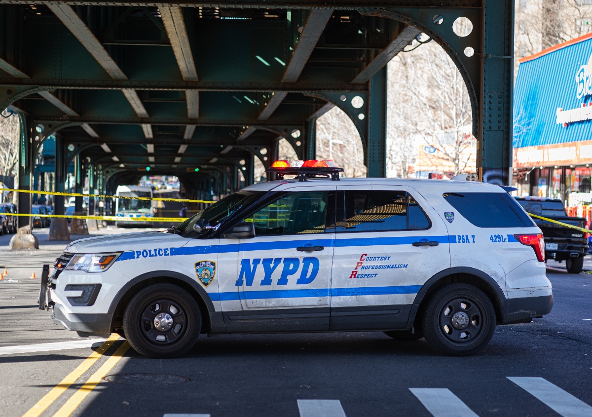 Violento tiroteo en club de New York deja 3 muertos y 9 heridos