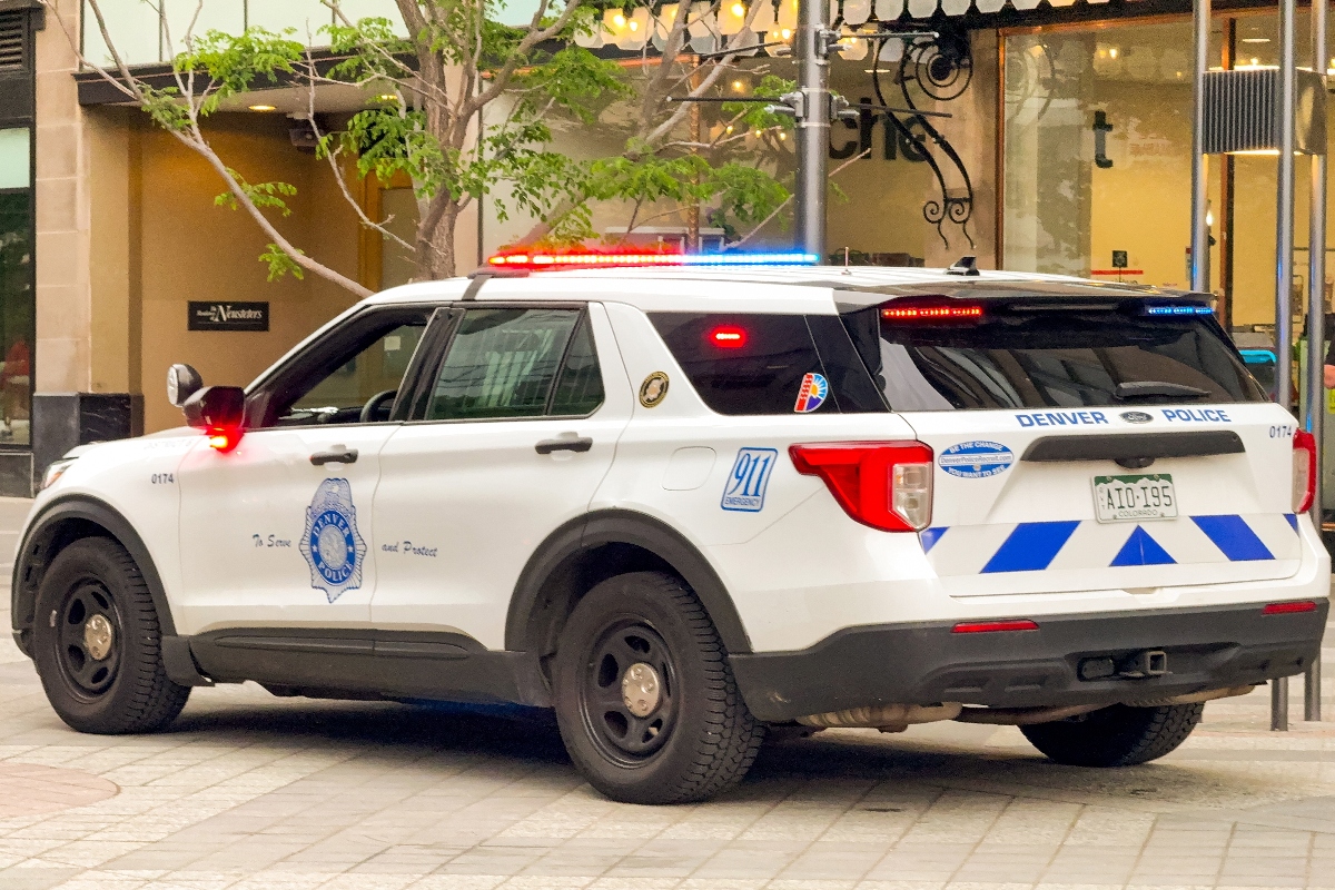 Colorado: investigan a policías por compartir ilegalmente datos de inmigrantes con ICE