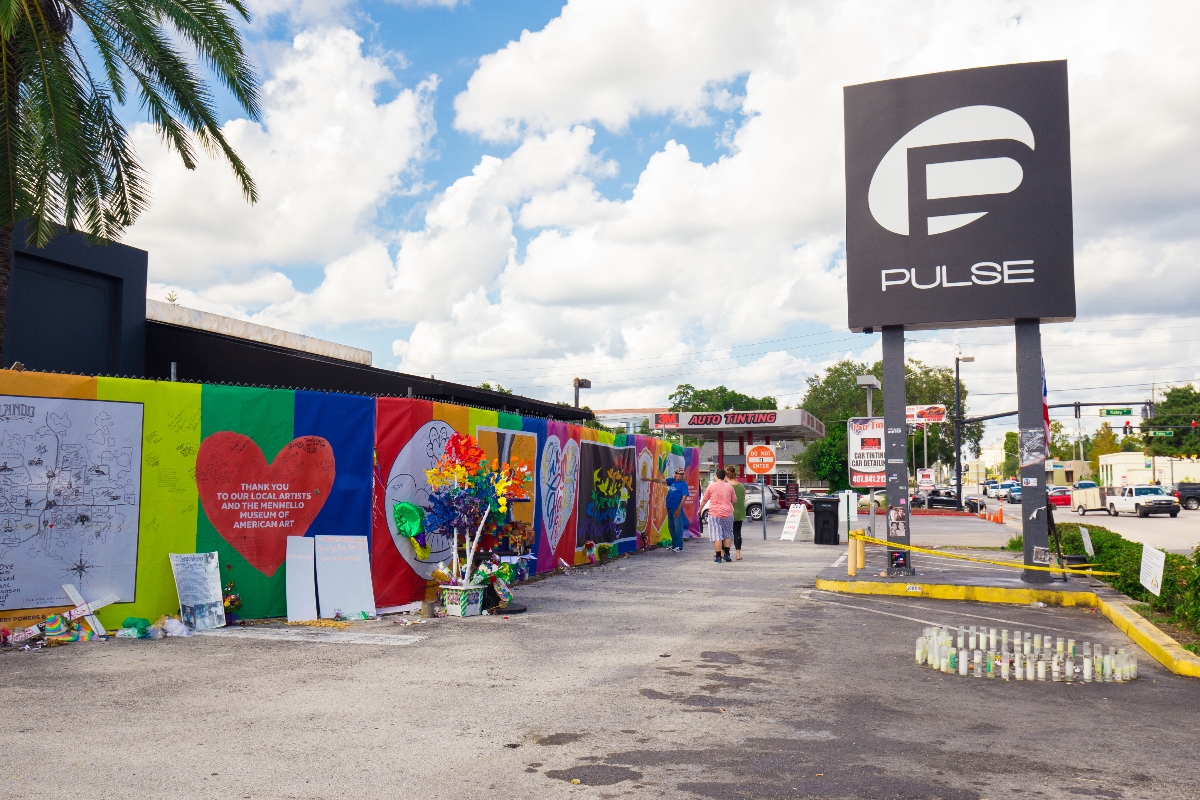 Florida elimina el arcoíris LGBTI en el Pulse de Orlando