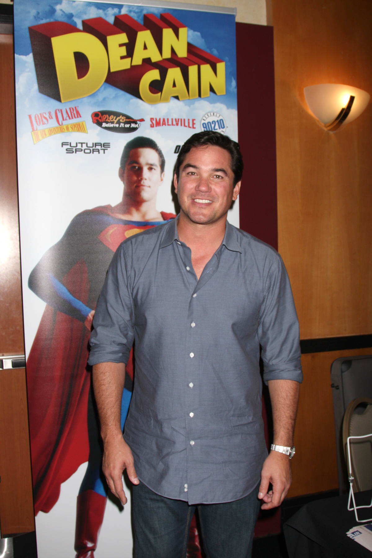 ICE, Dean Cain, política