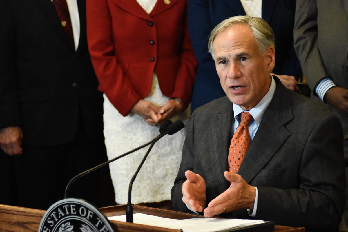 Gobernador de Texas, Greg Abbott ordena arrestar a más de 50 legisladores demócratas