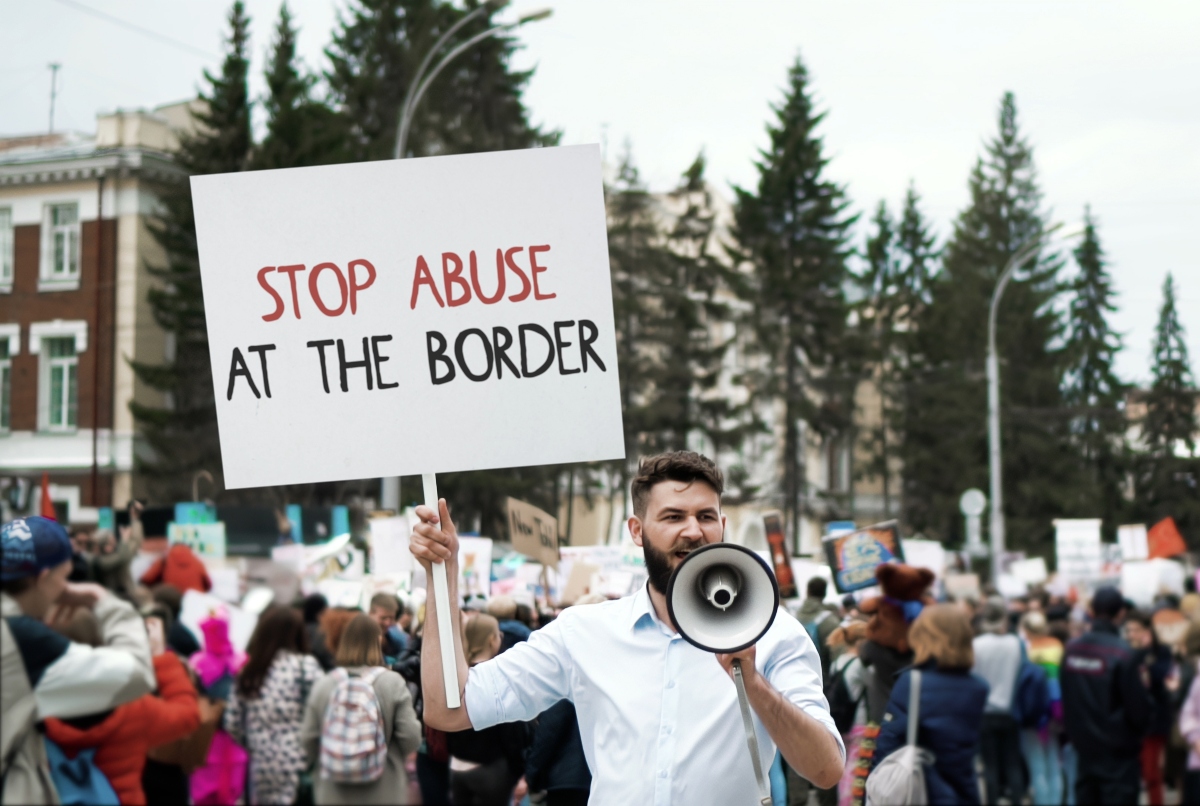 Por arrestos de migrantes, piden a Gobernador de Pensilvania no apoyar al ICE