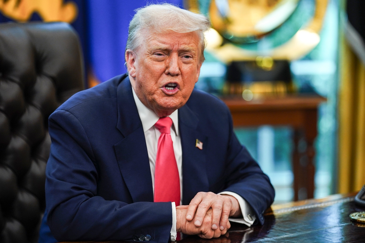 Indignación en Chicago: Trump busca usar base naval para redadas migratorias