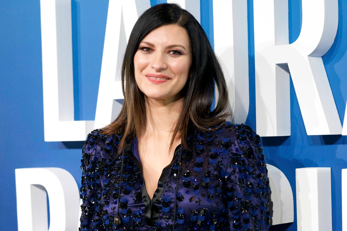 Laura Pausini hace cover de la canción ‘Mi Historia Entre Tus Dedos’ para su nuevo disco