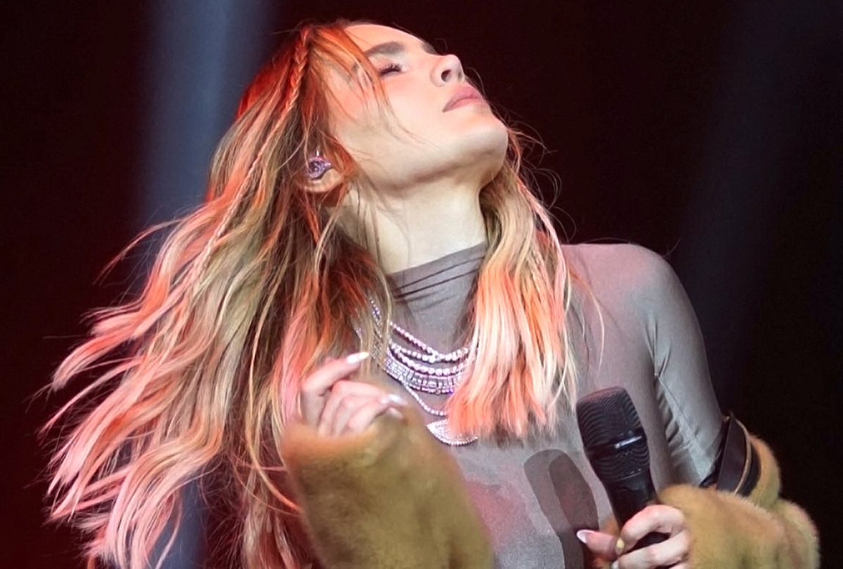 Belinda sufre lesión en su pierna y alarma a sus seguidores