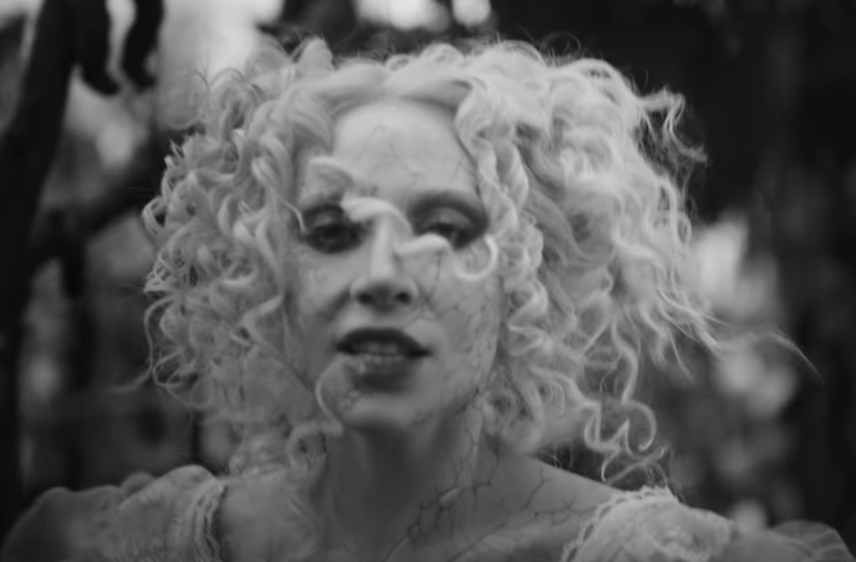 Lady Gaga lanza video ‘The Dead Dance’ grabado en México y a cargo de Tim Burton