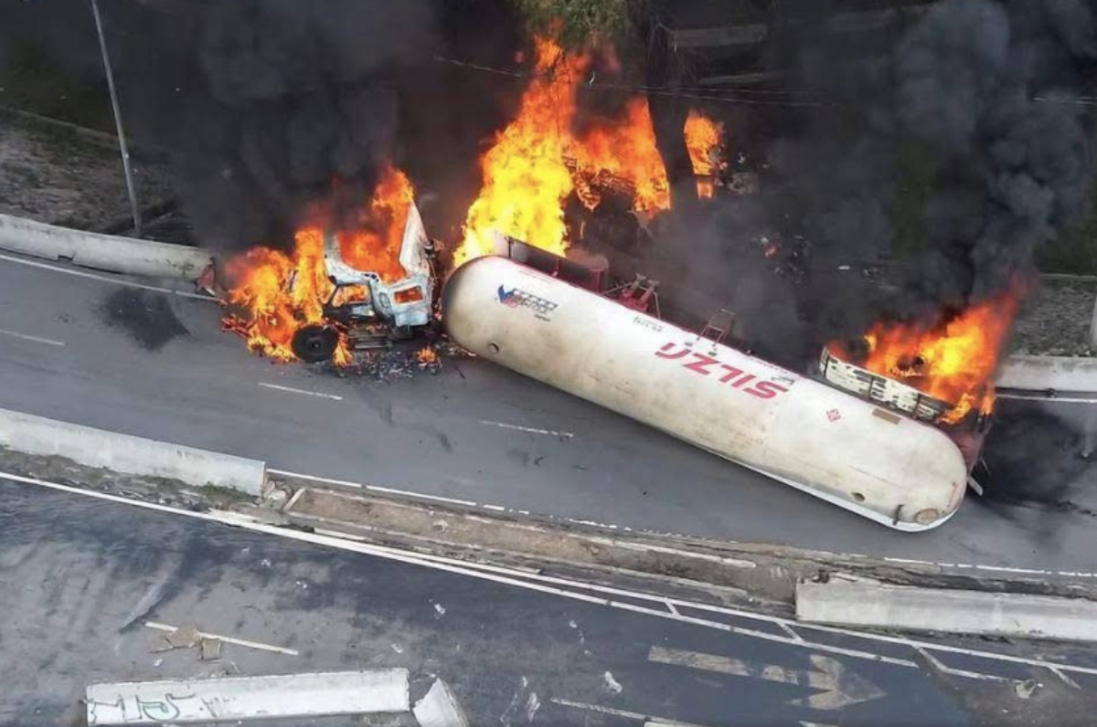 ¿Son más muertos de los que dicen? Tras explosión de pipa de gas en México, familiares de víctimas dicen la verdad