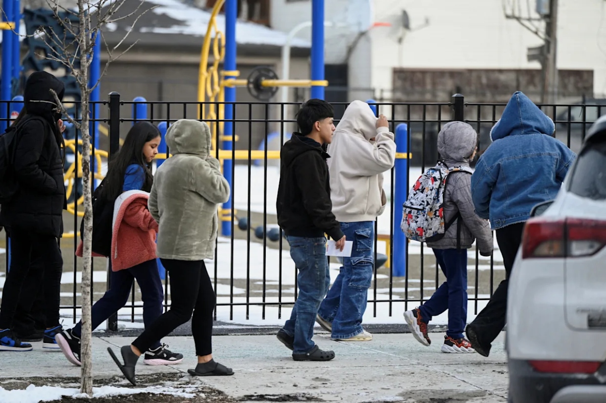 DHS aclara rumores: ¿ICE puede arrestar a niños en las escuelas?