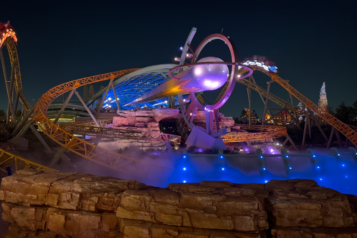 Tragedia en Epic Universe: Hispano muere tras subir a la montaña rusa Stardust Racers