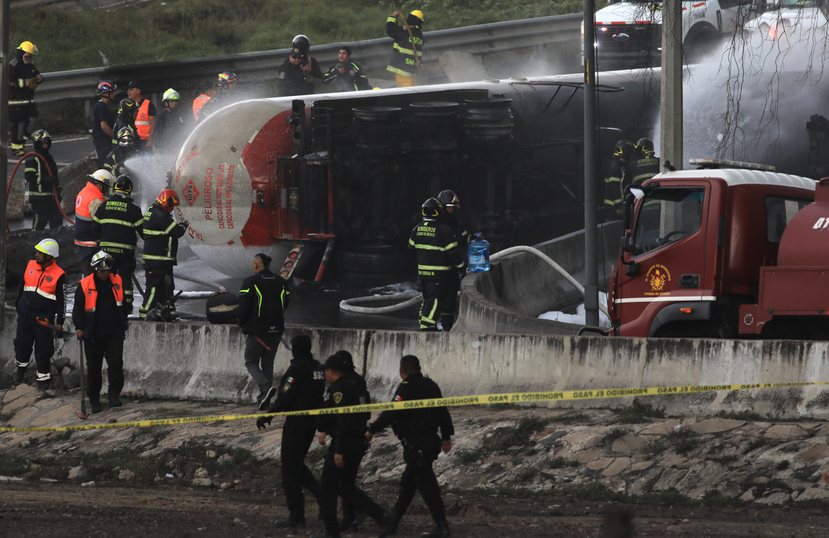 Explota camión de gas en Ciudad de México; confirman 3 muertos y 70 heridos