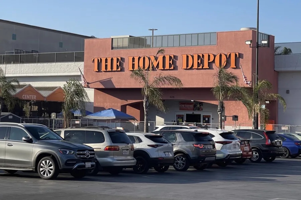 Atención, migrante: ¿Debes dejar de ir a Home Depot tras redadas?