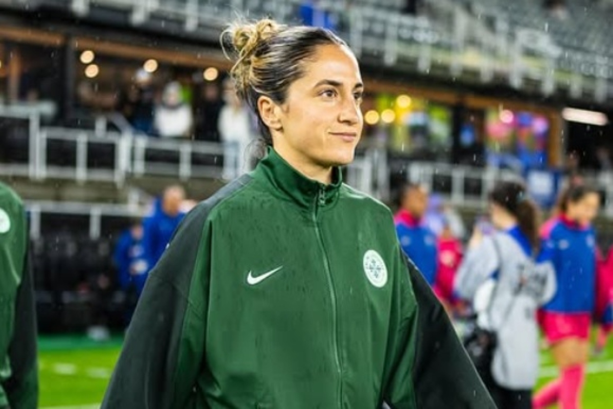 Conmoción en la NWSL: Savannah DeMelo colapsa en pleno partido y enciende alarmas