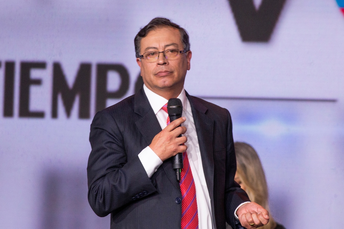 Gustavo Petro, Colombia, visa