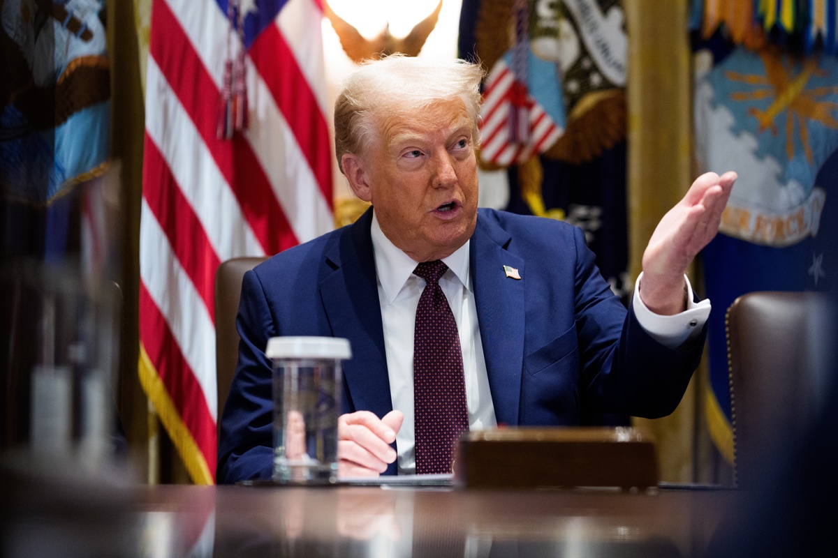 Trump exige a empresas extranjeras respetar las leyes migratorias tras redada en Hyundai