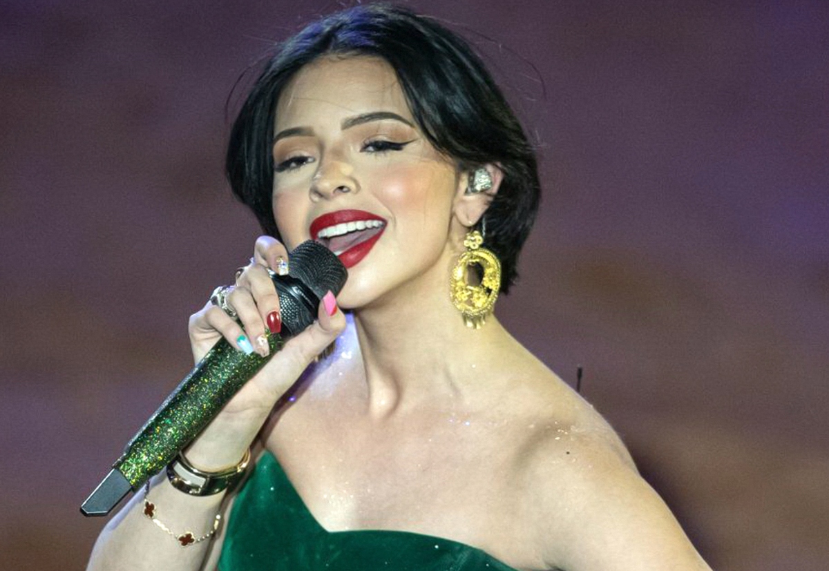 Ángela Aguilar adelante festejo de su cumpleaños y lo presumió
