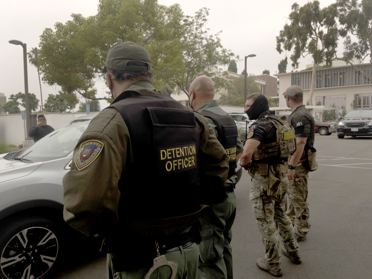 Juez ordena liberar a cientos de inmigrantes detenidos en redadas de Chicago