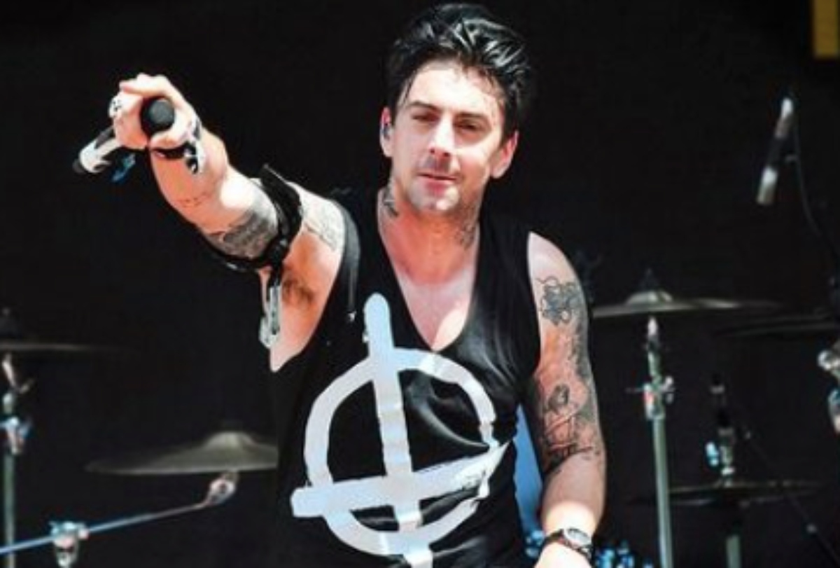 Matan en la cárcel a Ian Watkins, líder de la banda de rock ‘Lostprophets’