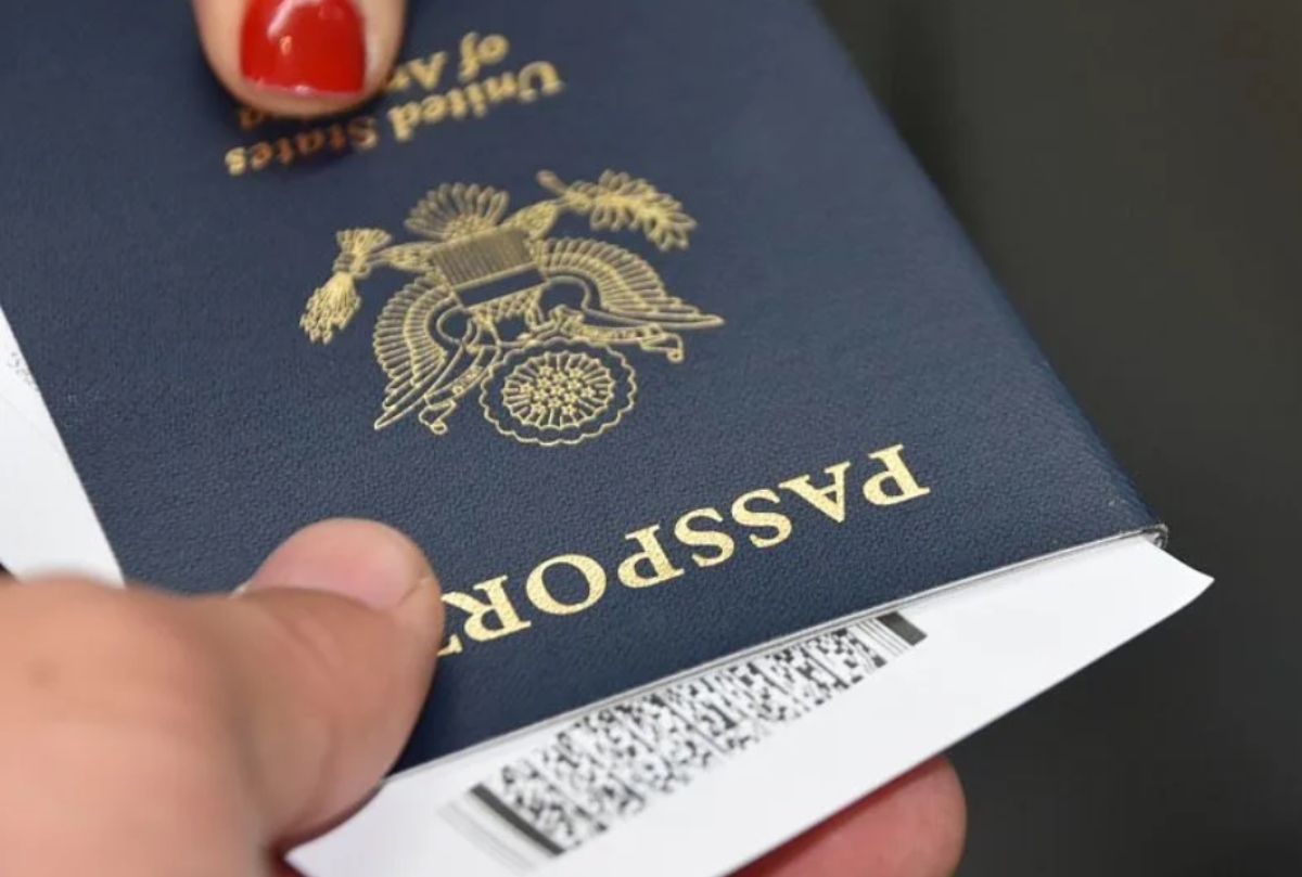 ¡Nueva ley fronteriza! ¿Qué es el EES y cómo afecta a viajeros de EE.UU. a Europa?