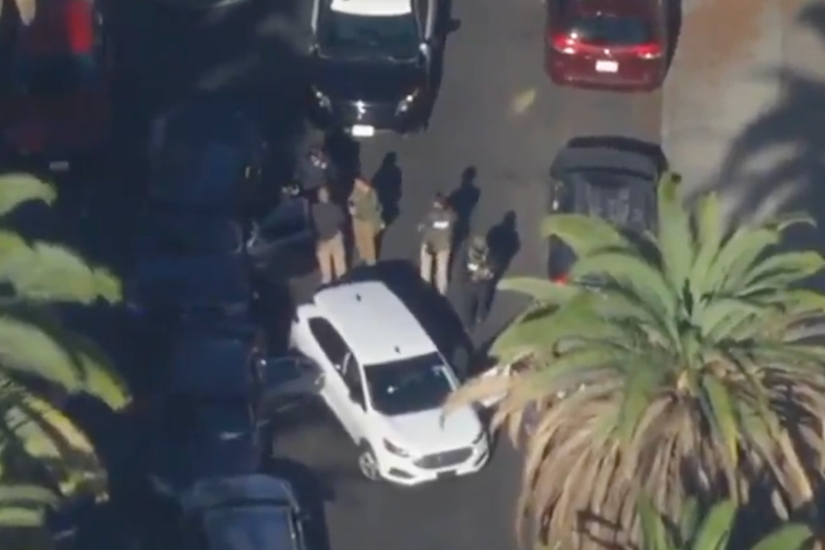 Agente federal es baleado por fuego amigo durante operativo migratorio en Los Ángeles