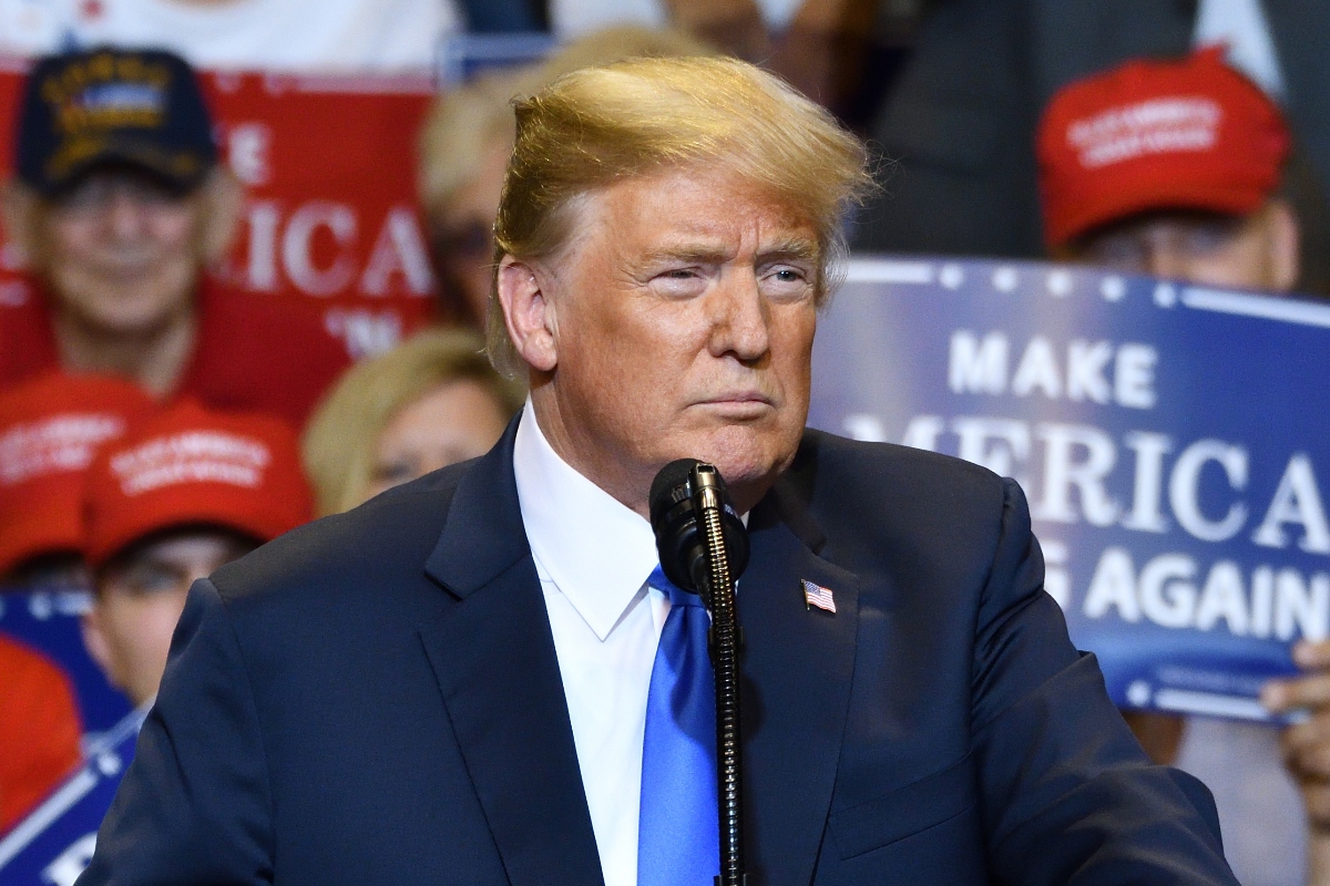 Trump bajo fuego: enfrenta millonarias demandas por redadas contra ciudadanos