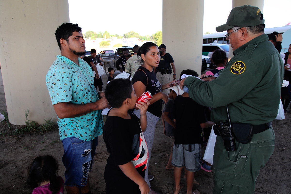 Población indocumentada en EE.UU. sube a 13.7 millones en 2023 por nueva ola migratoria