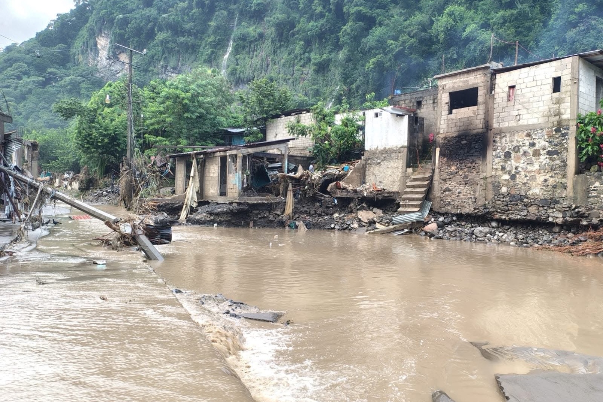 Lluvias en México dejan 64 muertos y 65 desaparecidos