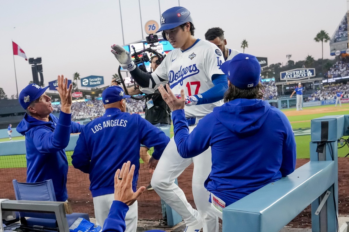 Dodgers y Azulejos juegan un maratón de 18 entradas y rompen todos los récords de la MLB