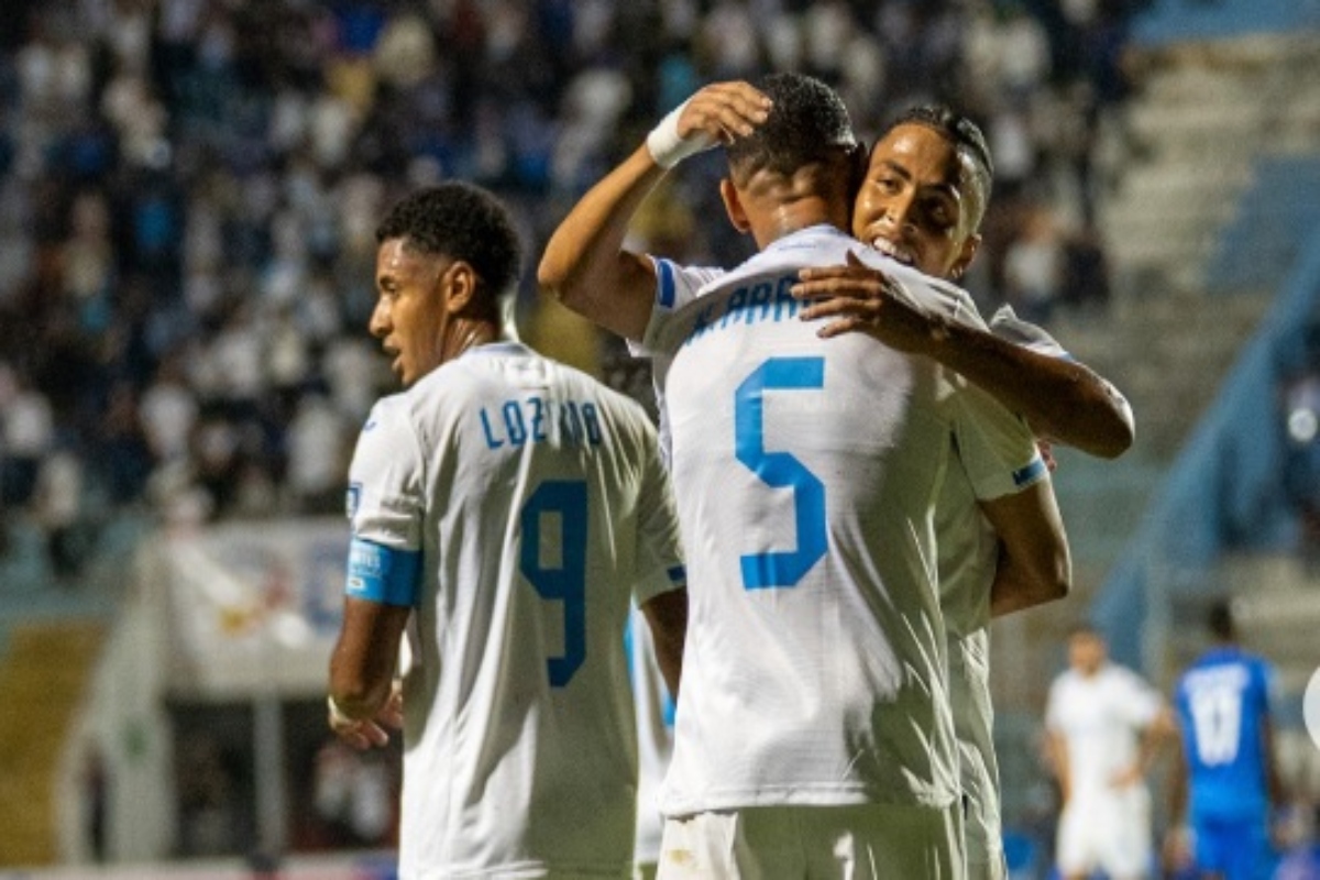 Honduras arrasa 3-0 y vuelve a la cima del Grupo C