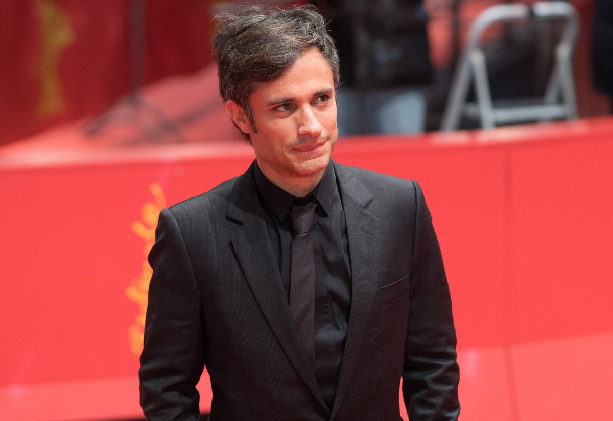 Gael García Bernal debuta como piloto en carrera de autos